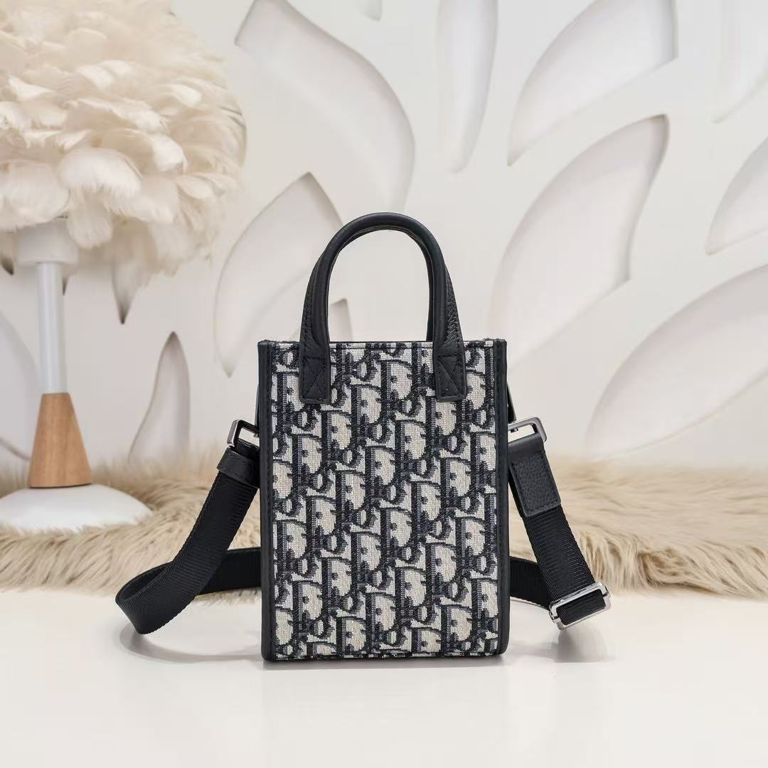 Dior Safari North-South Mini Tote Bag Dior Oblique Jacquard and Grained Calfskin "Beige/Black"（2ESWS017YKY_H27E）