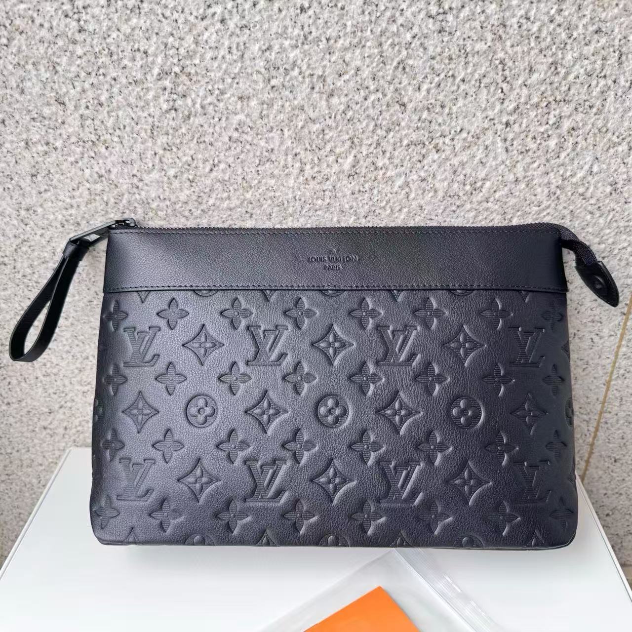 Louis Vuitton clutch/second bag M82545 (black)（M82545）