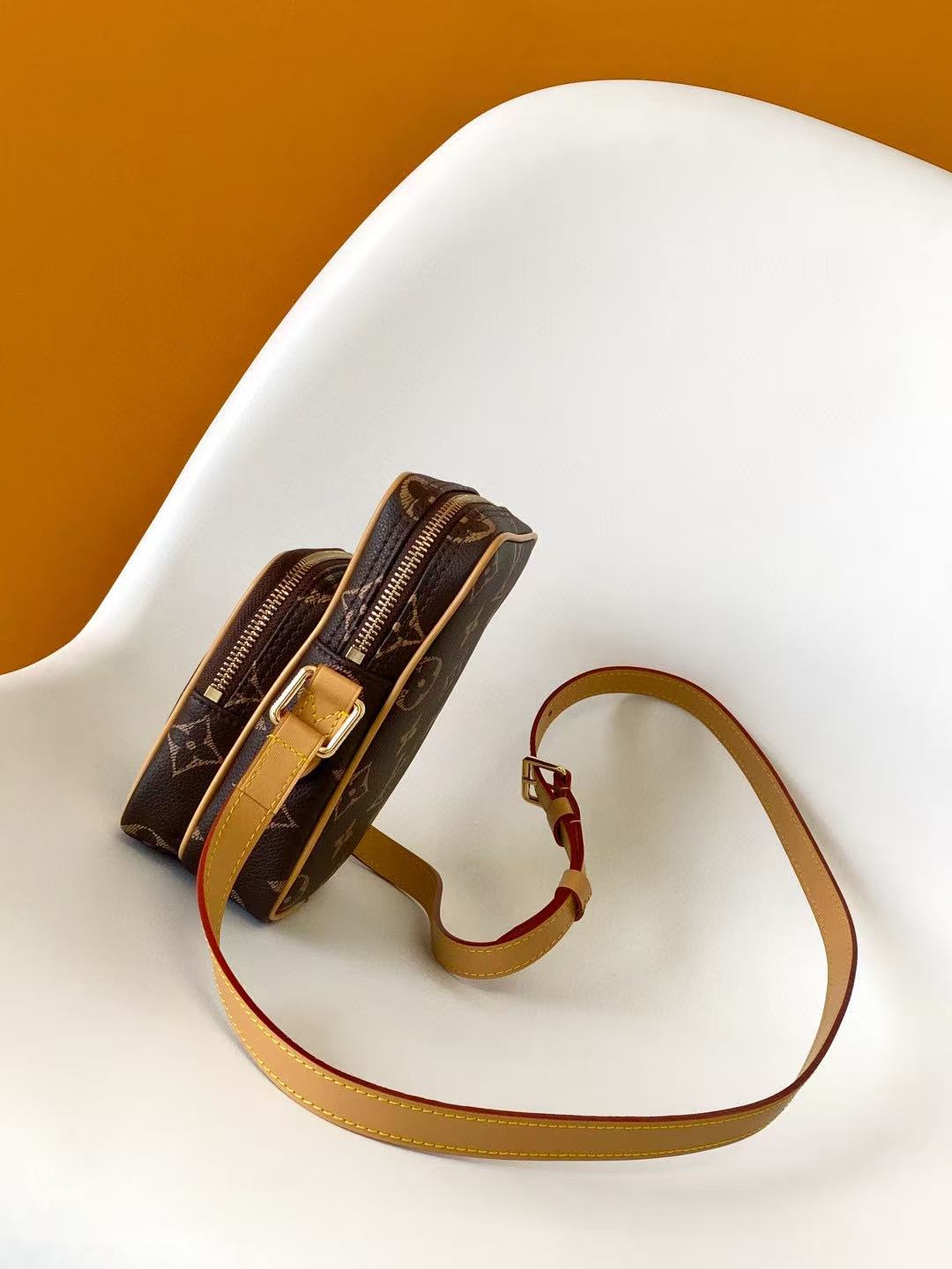 Louis Vuitton Monogram Amazon Shoulder Bag （M14014）