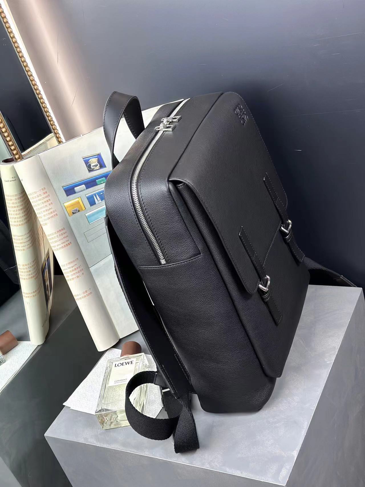 LOEWE 1100 MILTARY BACKPACK, black（B553J18X03-1100）