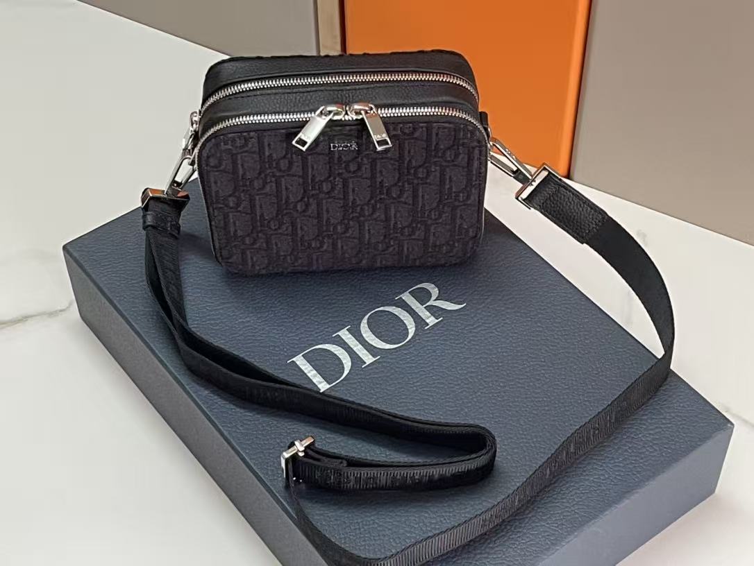 Dior Zip pouch with strap Dior Oblique Jacquard（2OBBC119YSE-H05E）