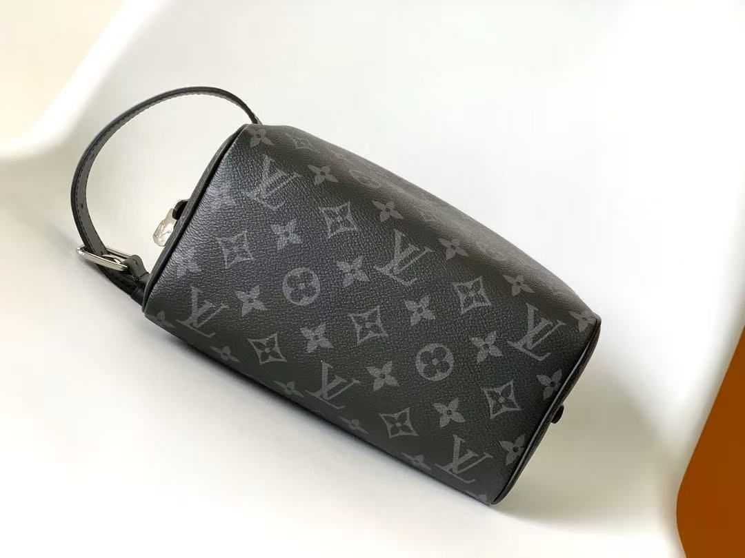 Louis Vuitton Locker Dopp Kit Monogram Eclipse (M83113）