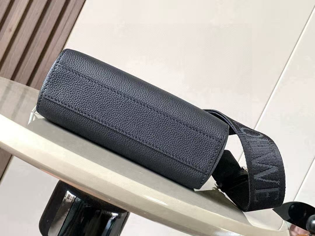 LOEWE Mini Crossbody Camera Bag "Black"（C660R41X01-1100）