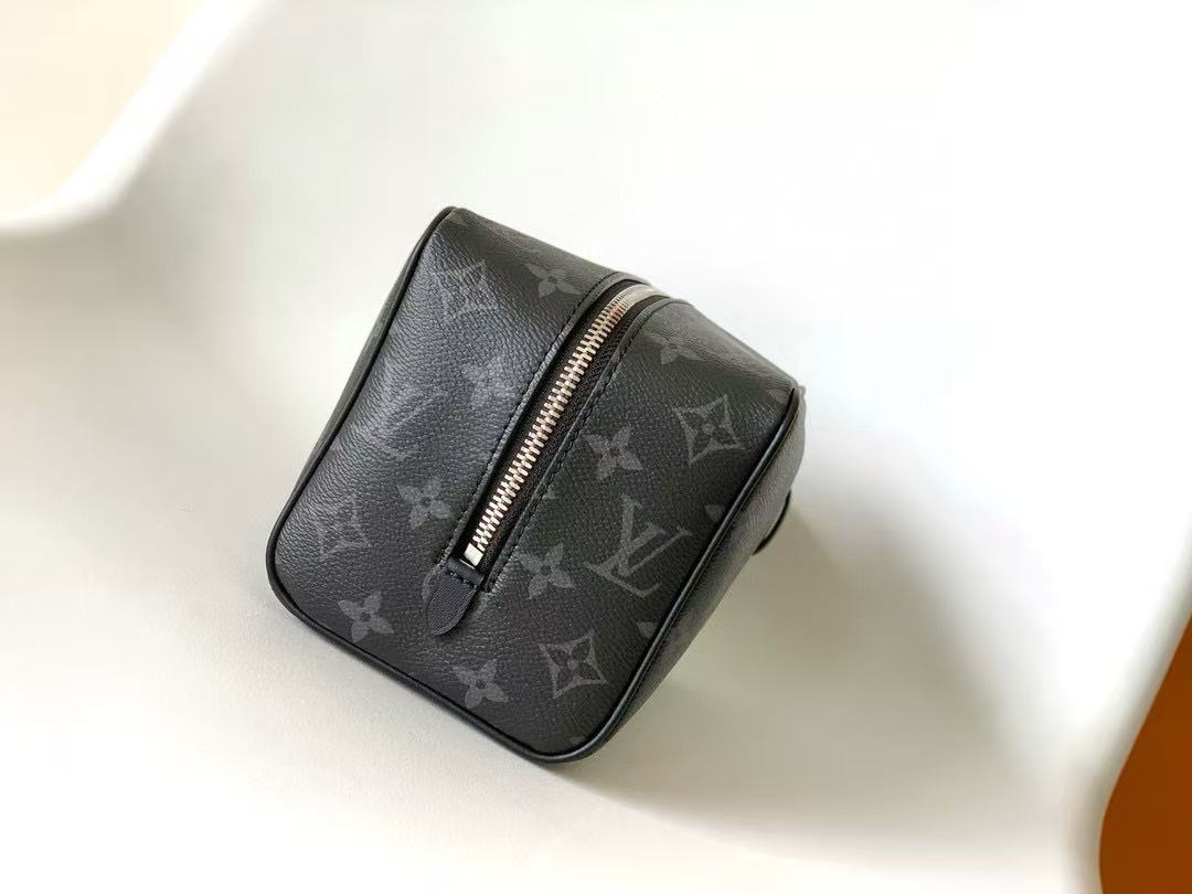 Louis Vuitton Locker Dopp Kit Monogram Eclipse (M83113）