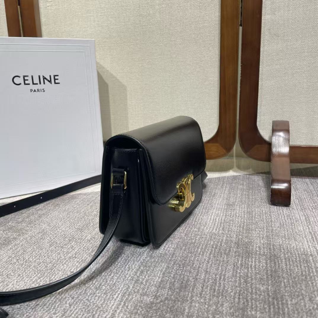 Celine Teen Triomphe Bag in Shiny Calfskin Black（188423BF4-38NO）