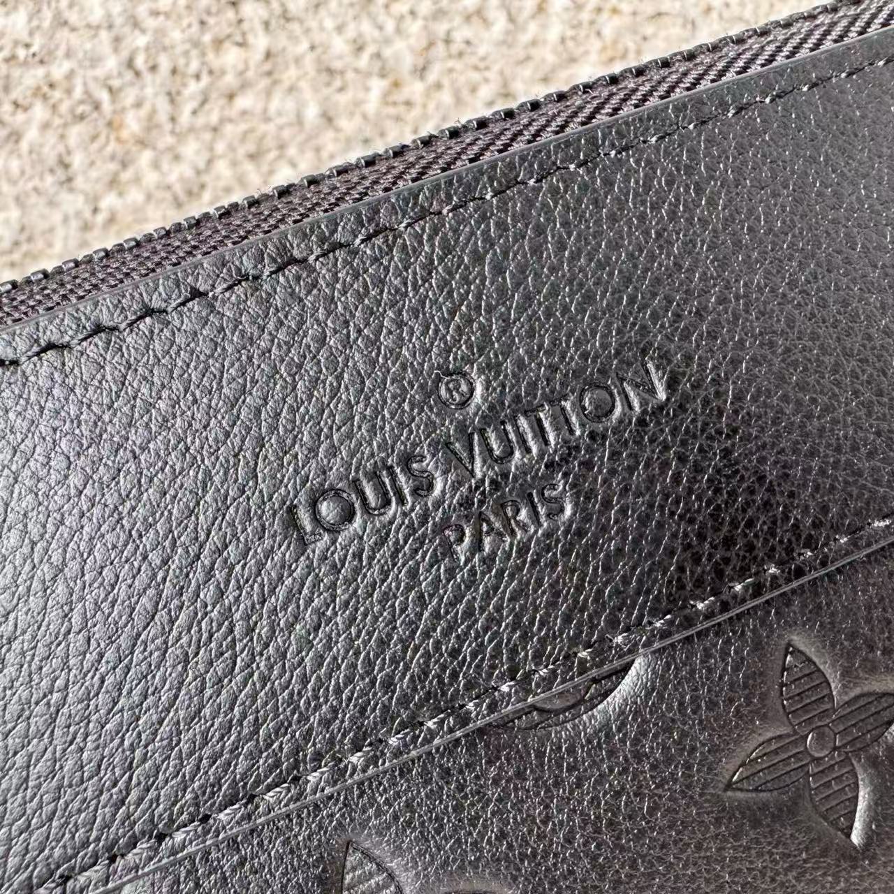 Louis Vuitton clutch/second bag M82545 (black)（M82545）