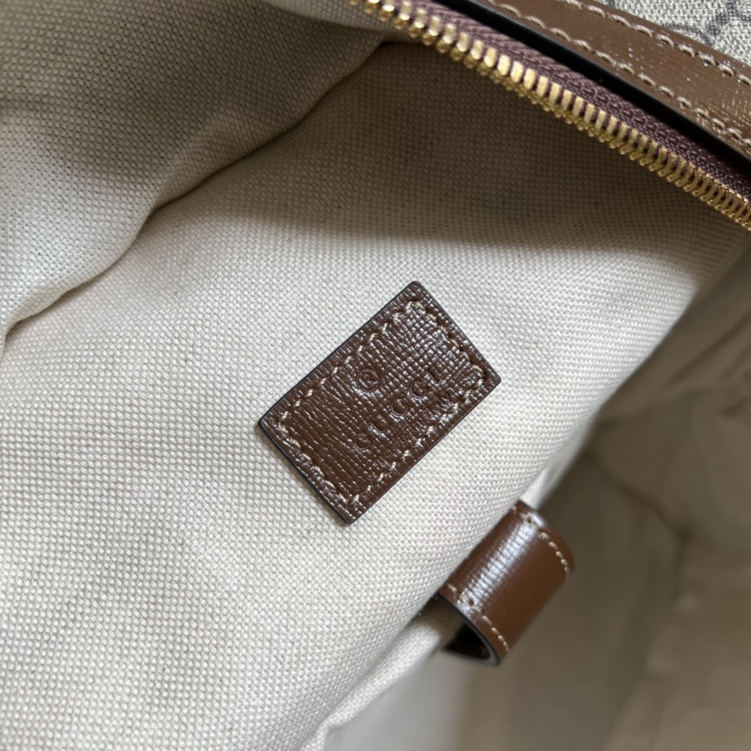 GUCCI interlocking double G backpack（704017 FAA0R 9795）