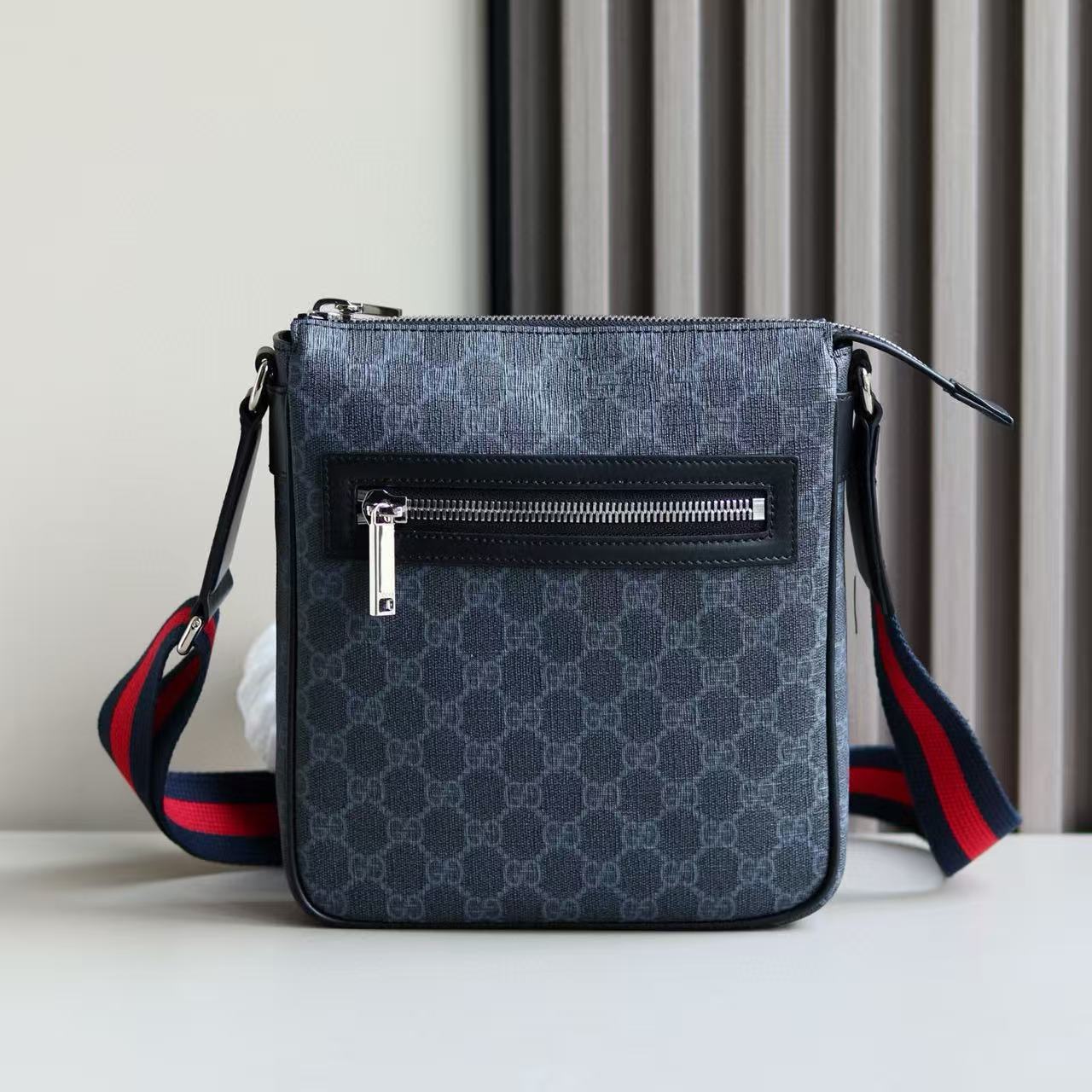 GUCCI GG Black Small Messenger Bag (792082-FADJA-1042)