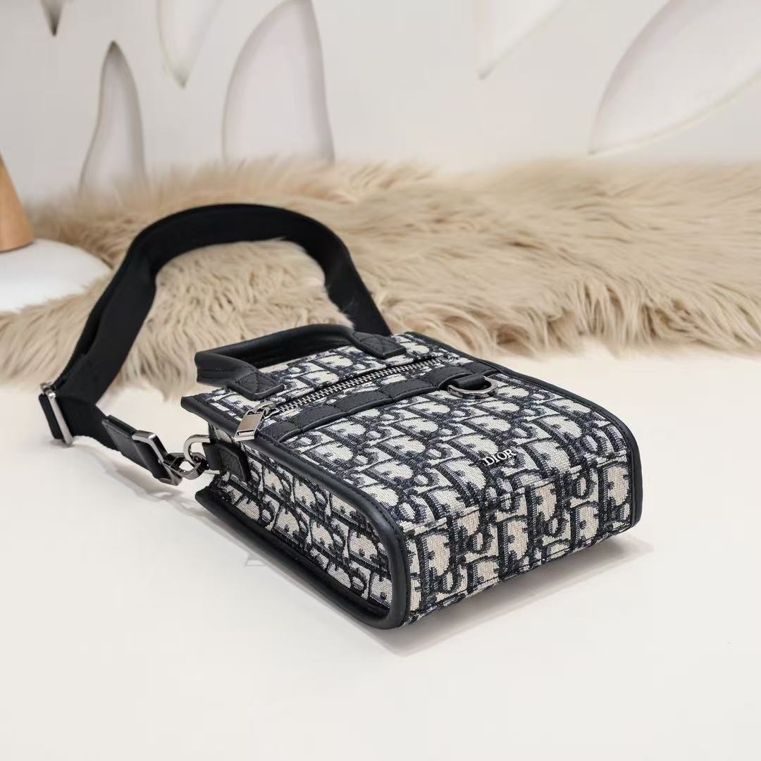 Dior Safari North-South Mini Tote Bag Dior Oblique Jacquard and Grained Calfskin "Beige/Black"（2ESWS017YKY_H27E）