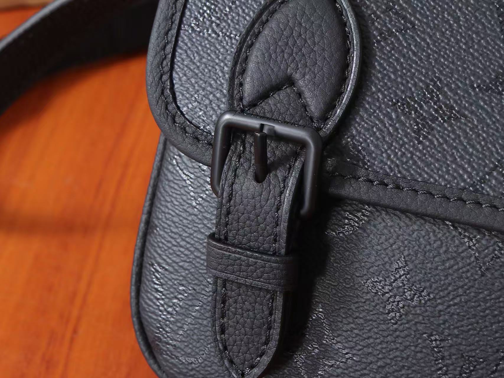 Louis Vuitton Satchel Wearable Wallet（M2A259）