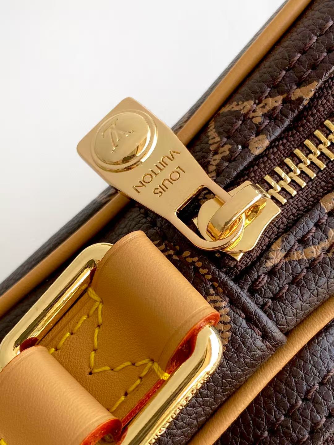 Louis Vuitton Monogram Amazon Shoulder Bag （M14014）