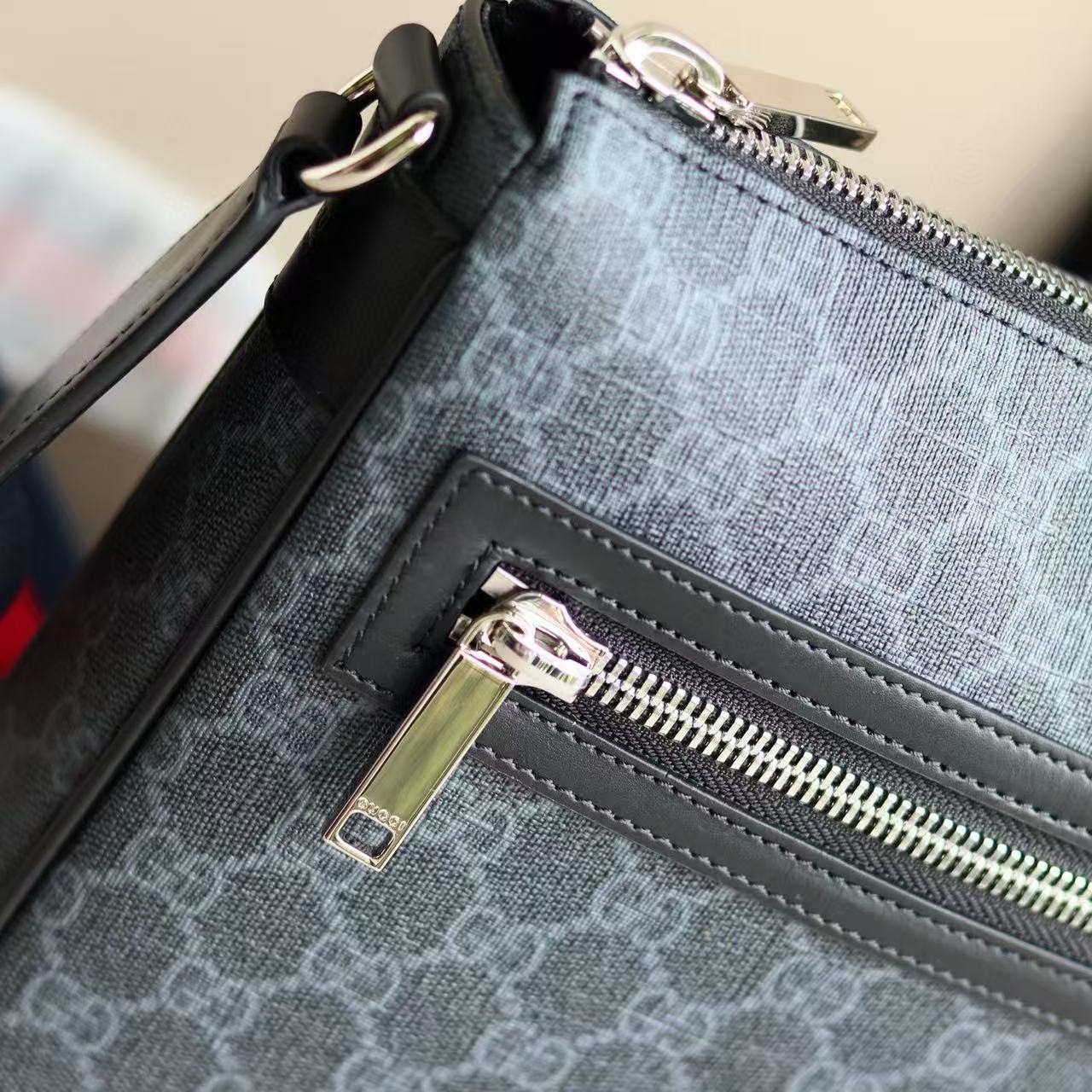 GUCCI GG Black Small Messenger Bag (792082-FADJA-1042)