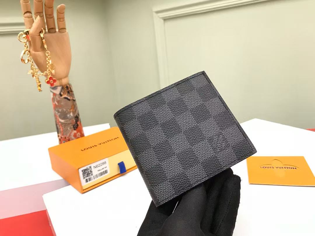 Louis Vuitton Damier Graphite Portefeuille Marco Bifold Wallet (MCA0155）