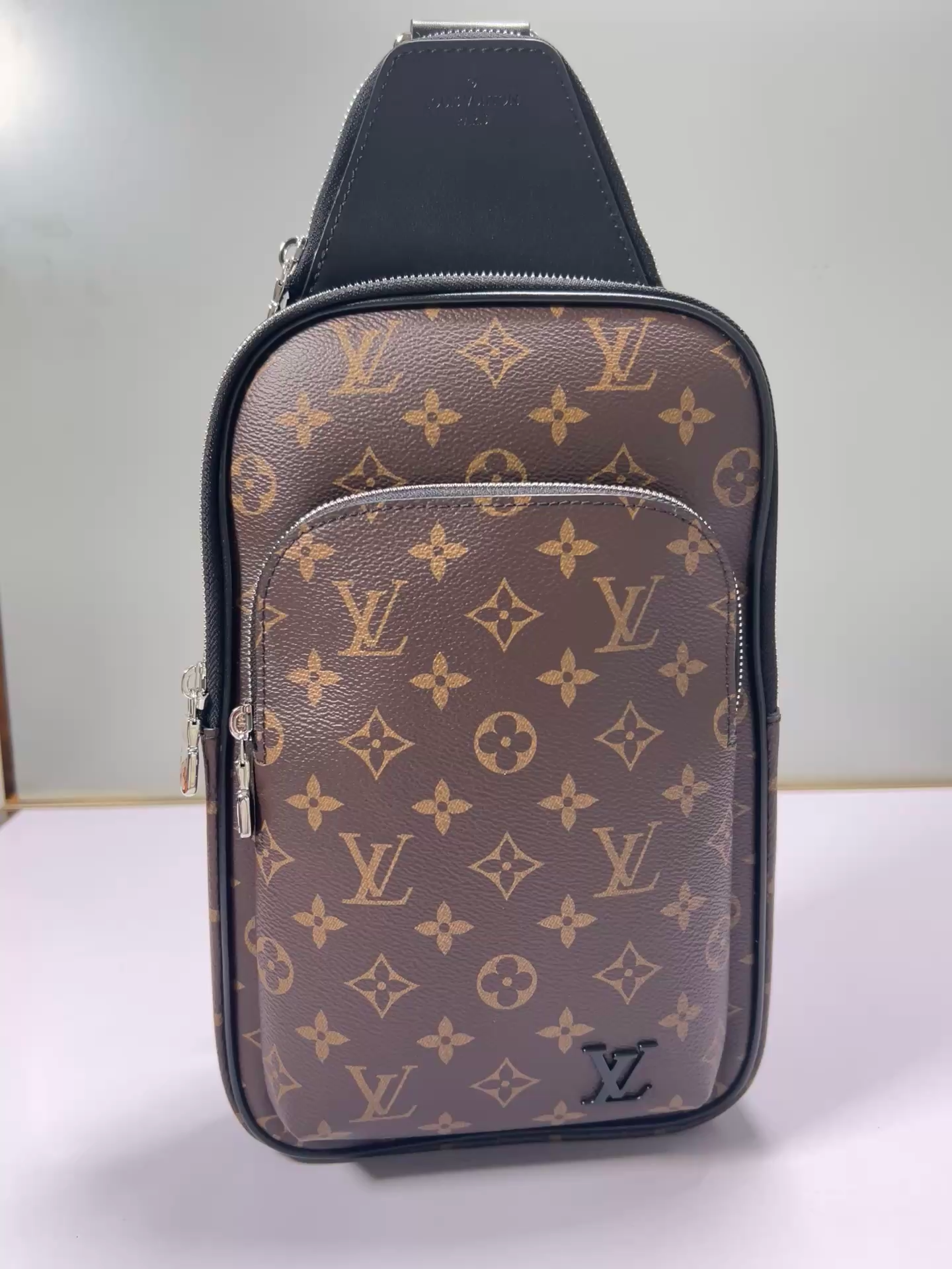 【N】Louis Vuitton Avenue crossbody bag（M46327）