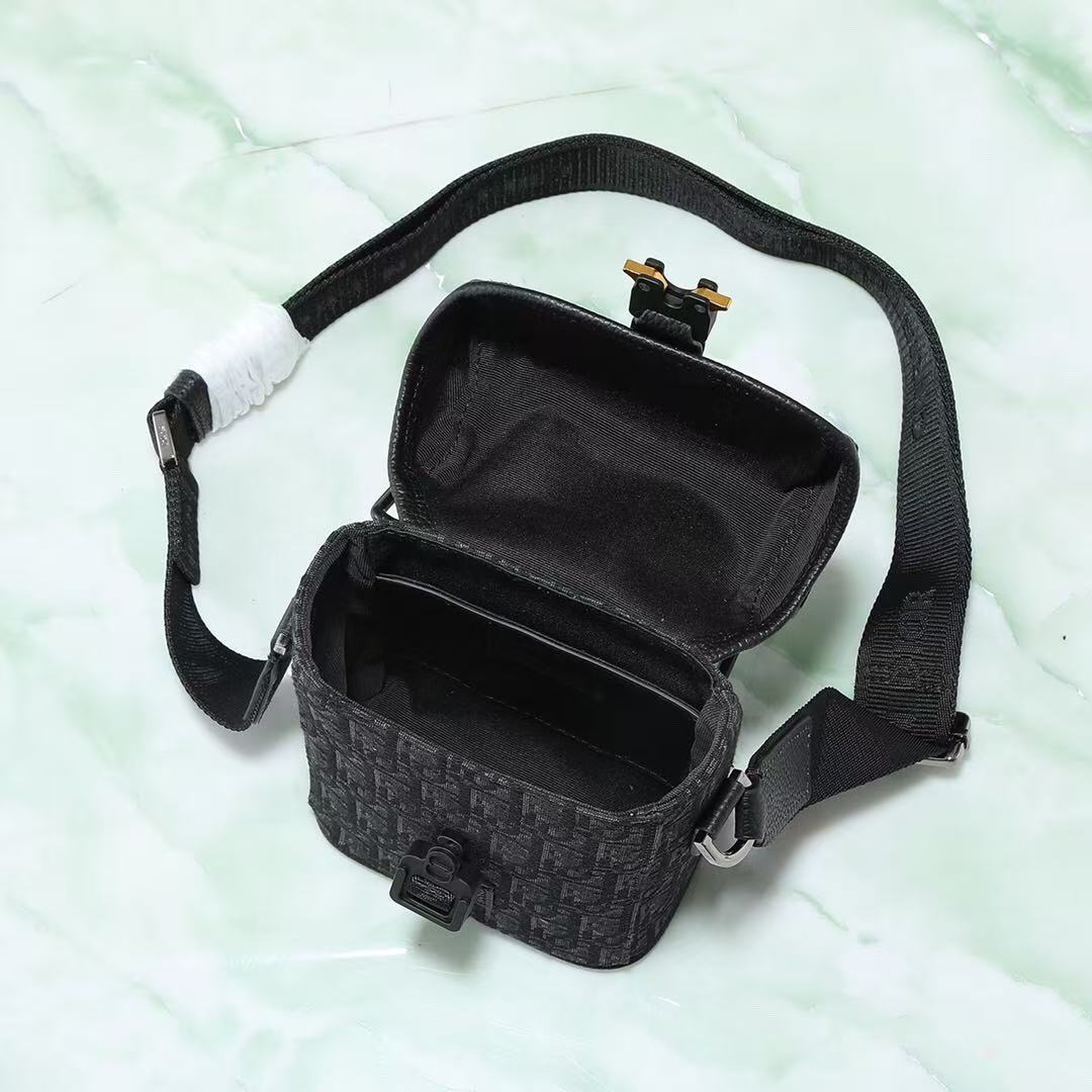 Dior Hit The Road Cotton Messenger Bag, Shoulder Bag（2HTCA544YKY-H27E）