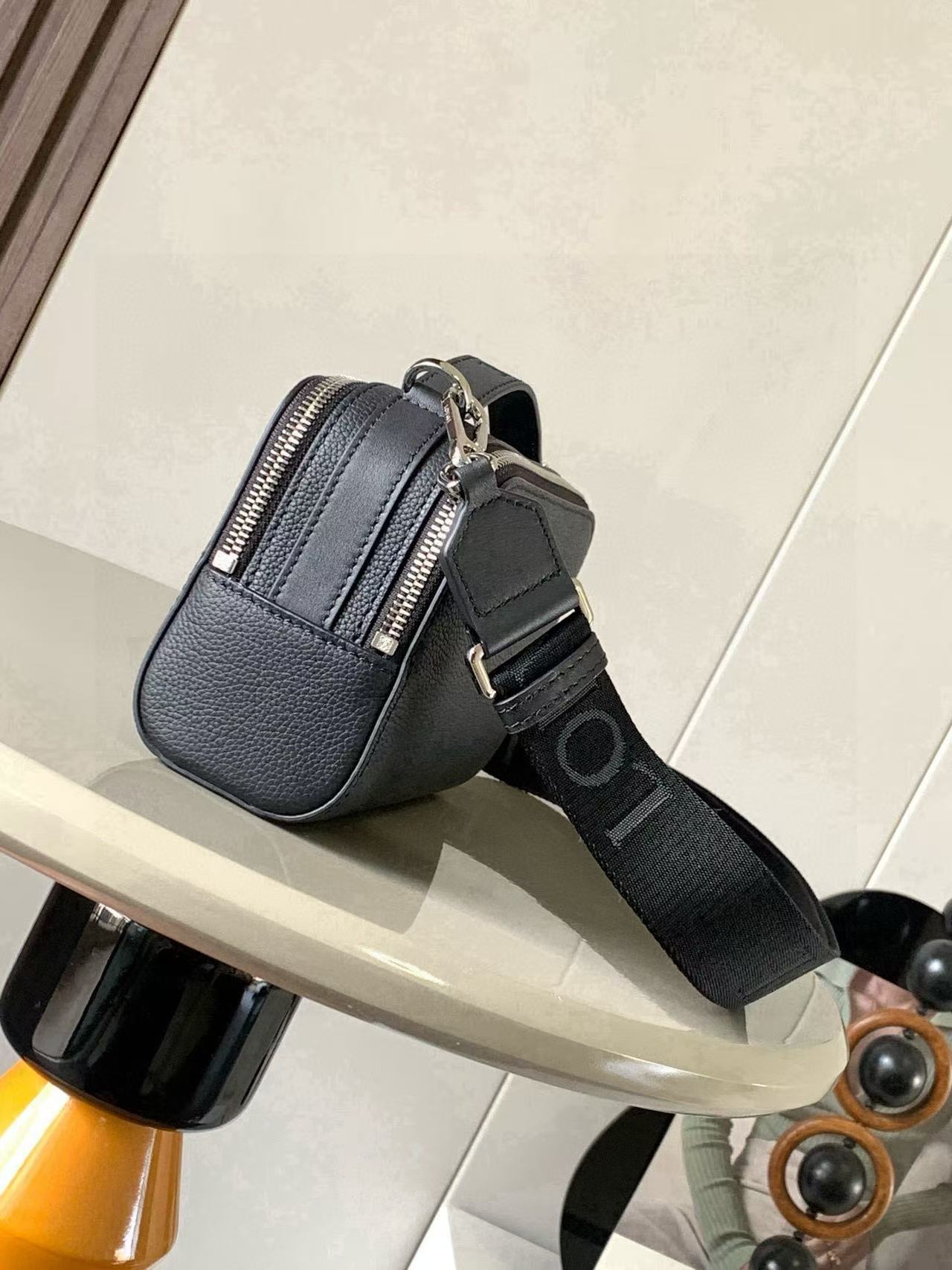 LOEWE Mini Crossbody Camera Bag "Black"（C660R41X01-1100）