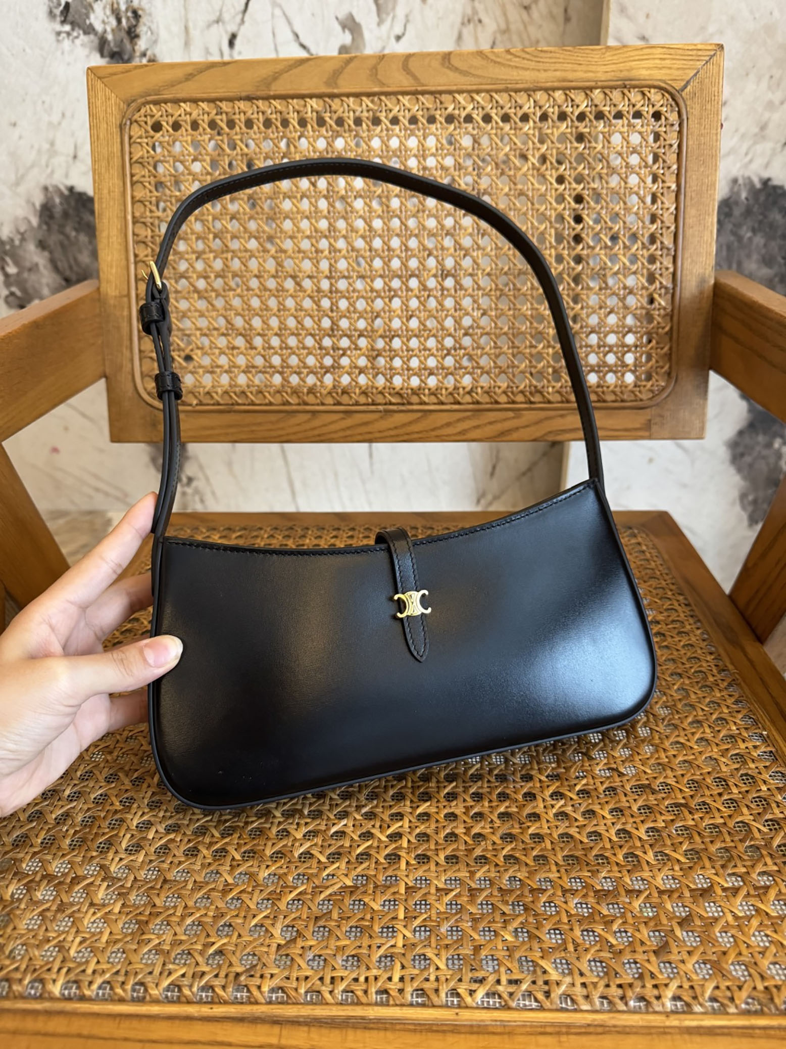 CELINE Tina Shoulder Bag / Glossy Calfskin（123053BF4.38NO）