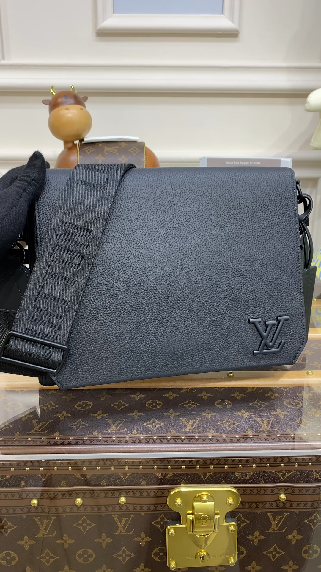 【N】Louis Vuitton Aerogram Takeoff Messenger Shoulder Bag（M57080）