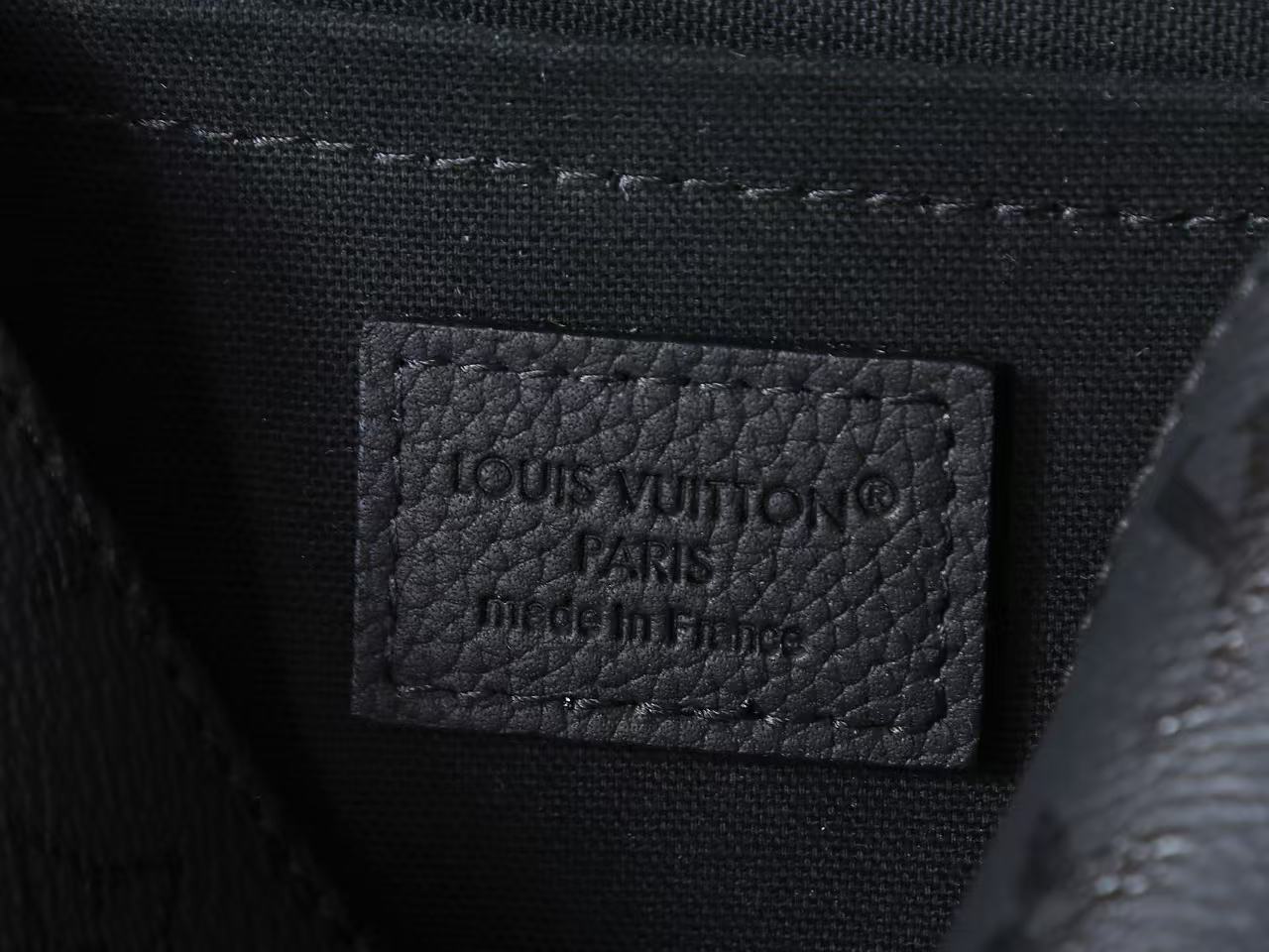 Louis Vuitton Satchel Wearable Wallet（M2A259）