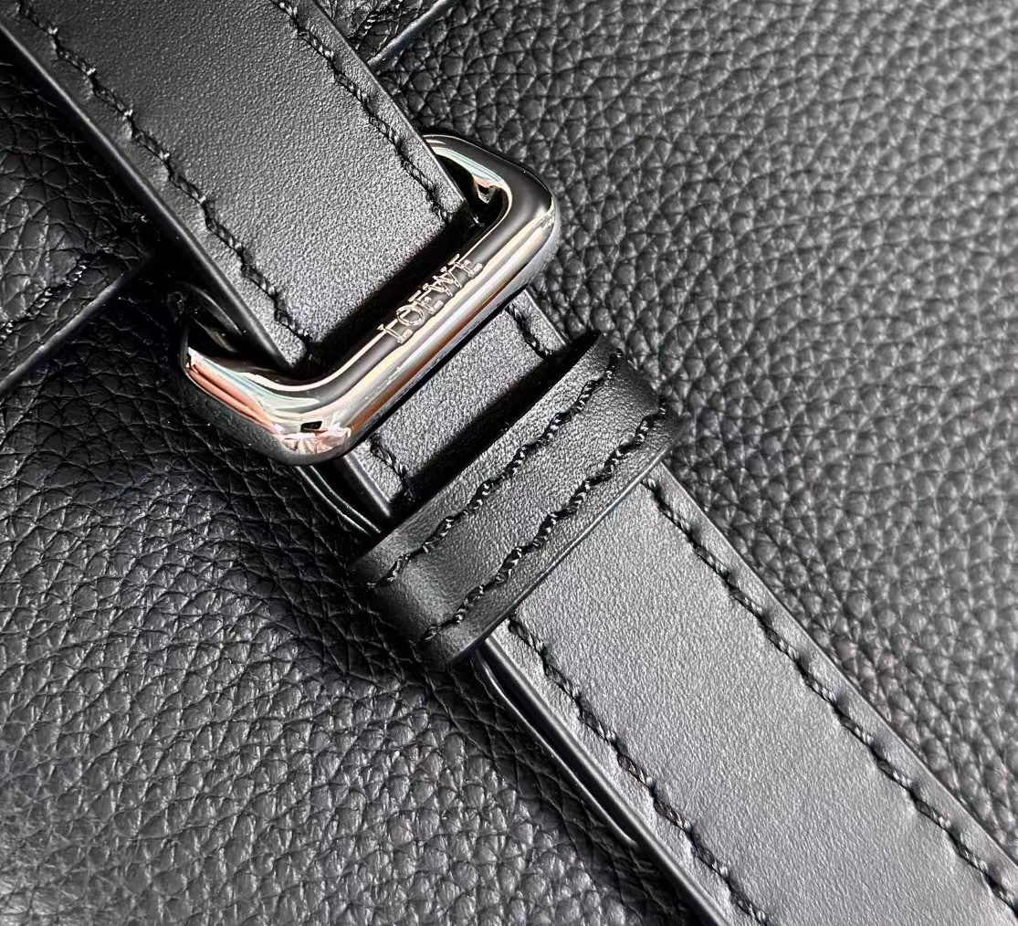 LOEWE 1100 MILTARY BACKPACK, black（B553J18X03-1100）