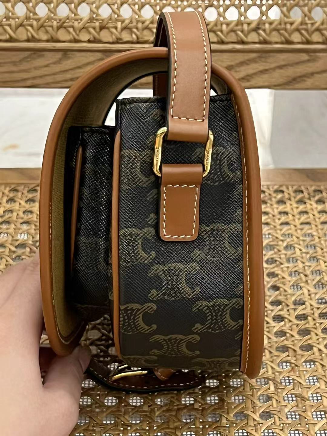【N】CELINE Medium Folco Bag / Triomphe Canvas（191502BZJ.04LU）