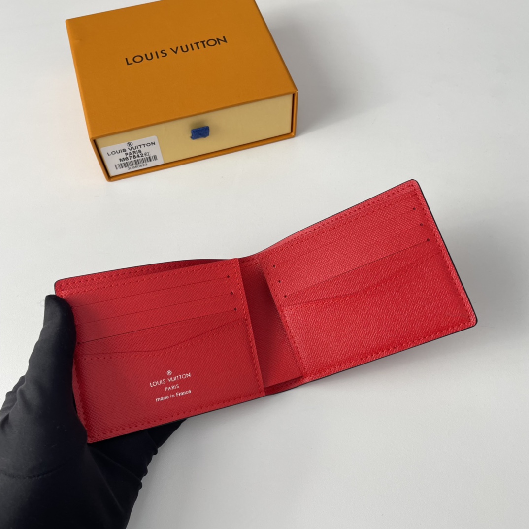 Louis Vuitton x Supreme Portefeuille Brazza "Red"(M67542）