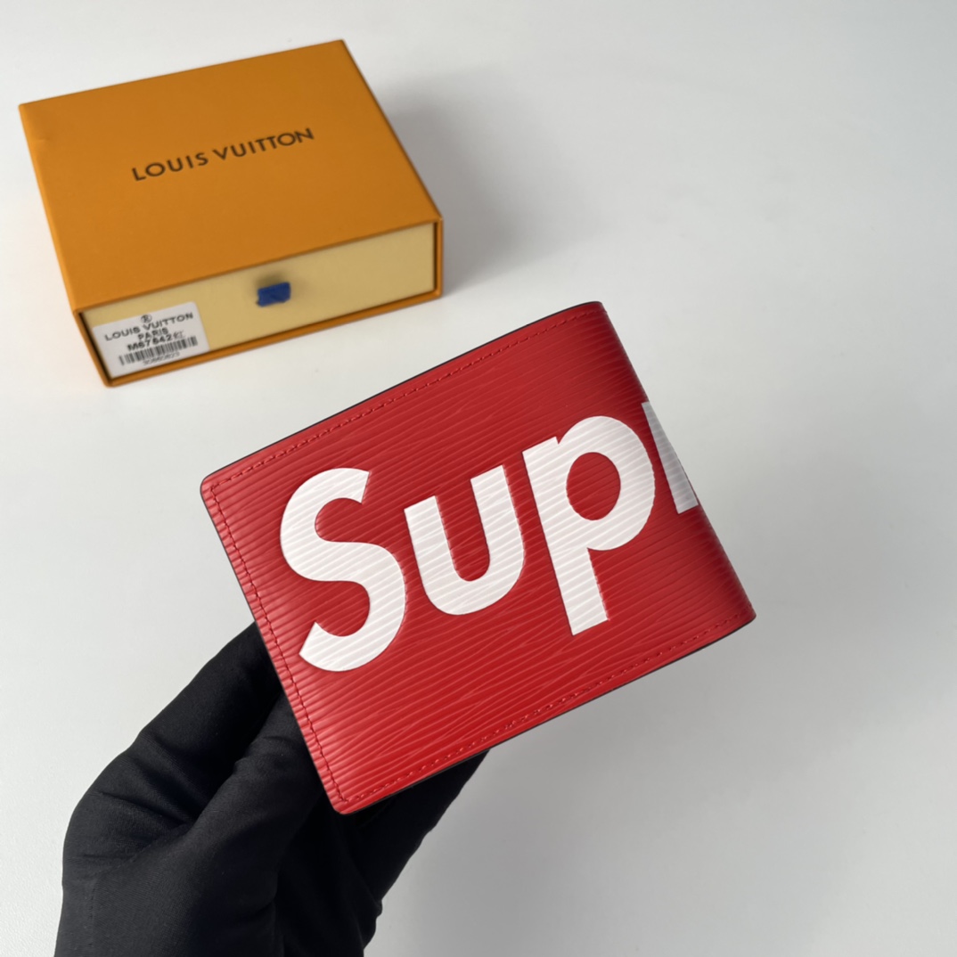 Louis Vuitton x Supreme Portefeuille Brazza "Red"(M67542）