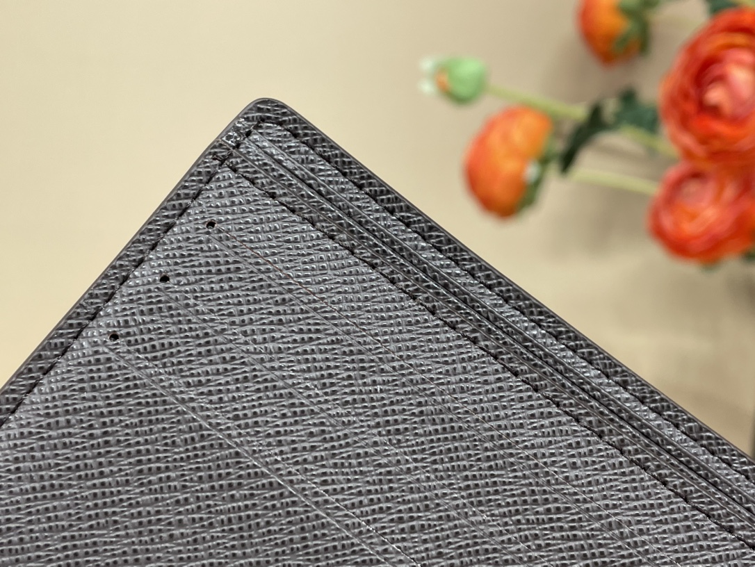 Louis Vuitton wallet (M83334）