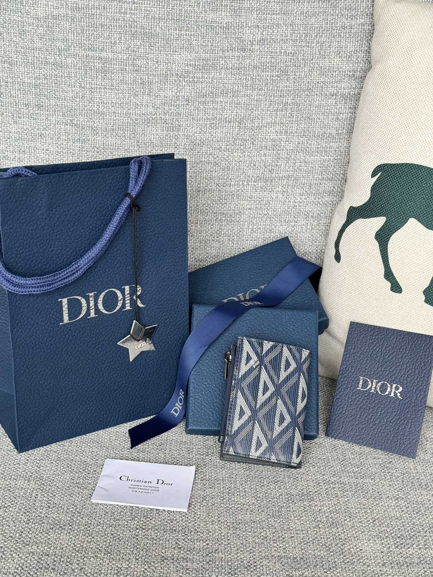 Dior Vertical Compact Card Holder（2ESBC319DCO-H42E）