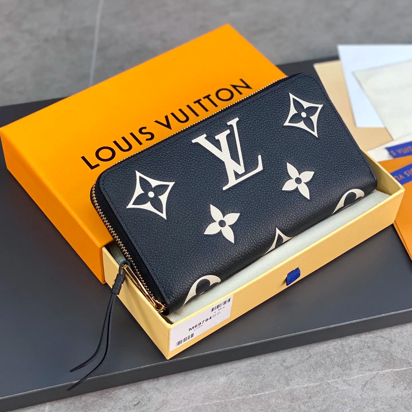 Louis Vuitton Zippy Wallet（M11547）