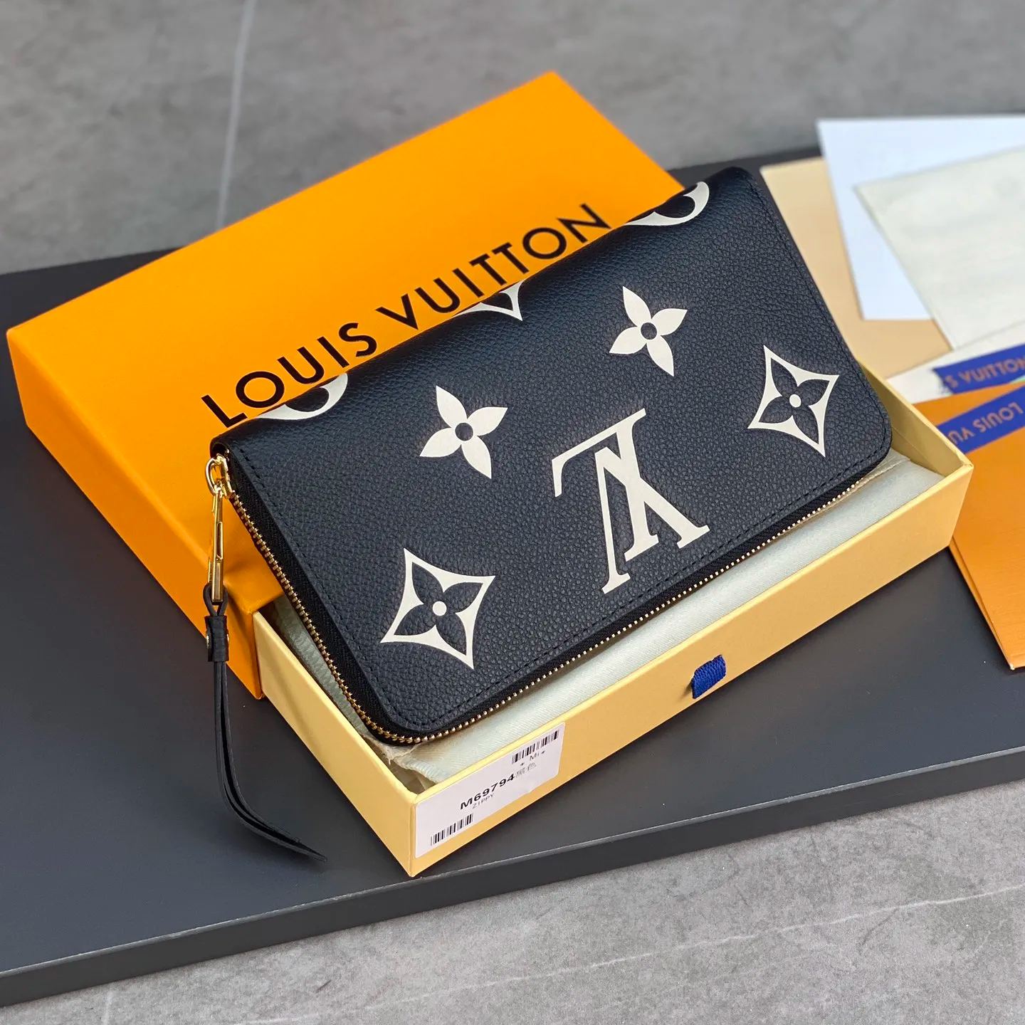 Louis Vuitton Zippy Wallet（M11547）