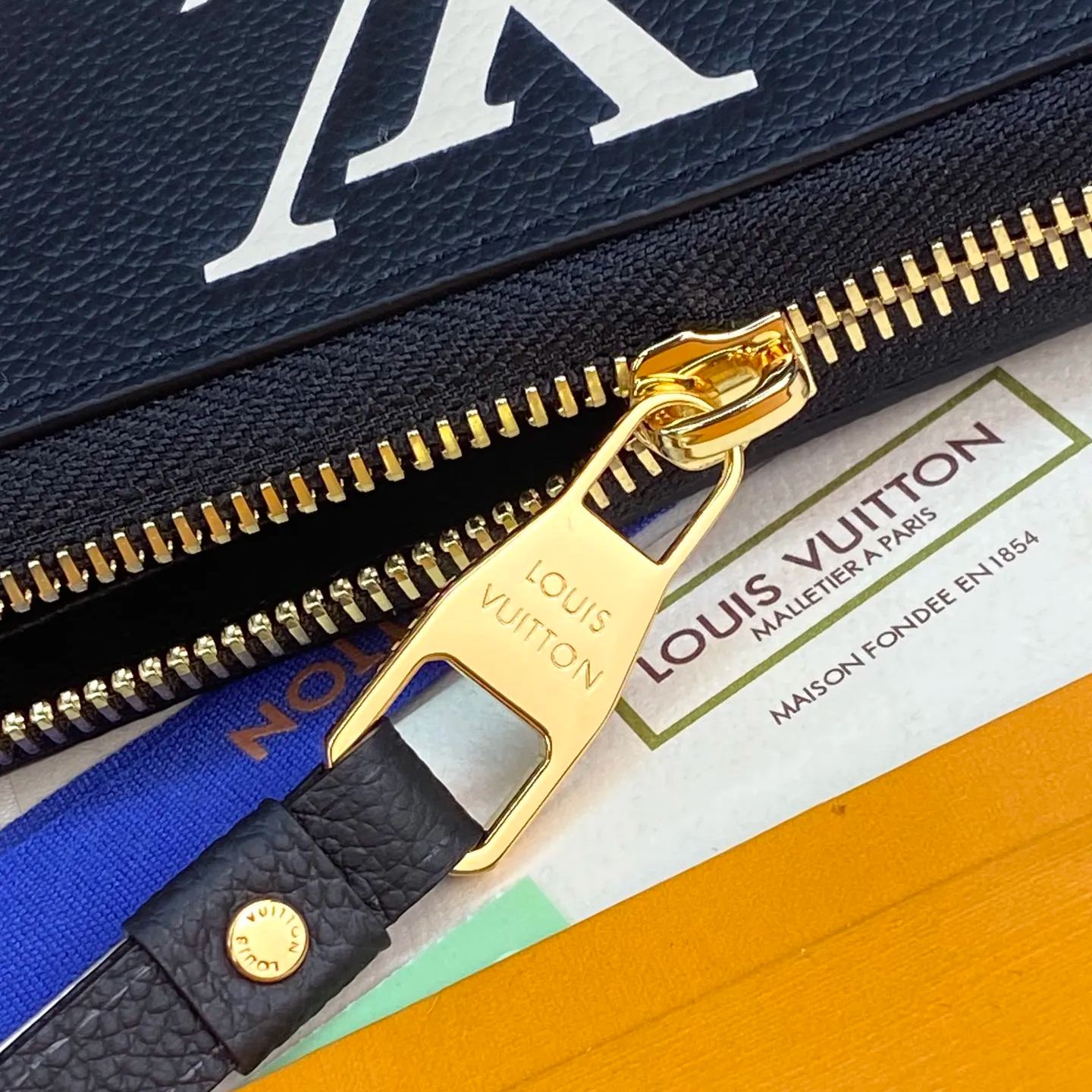 Louis Vuitton Zippy Wallet（M11547）