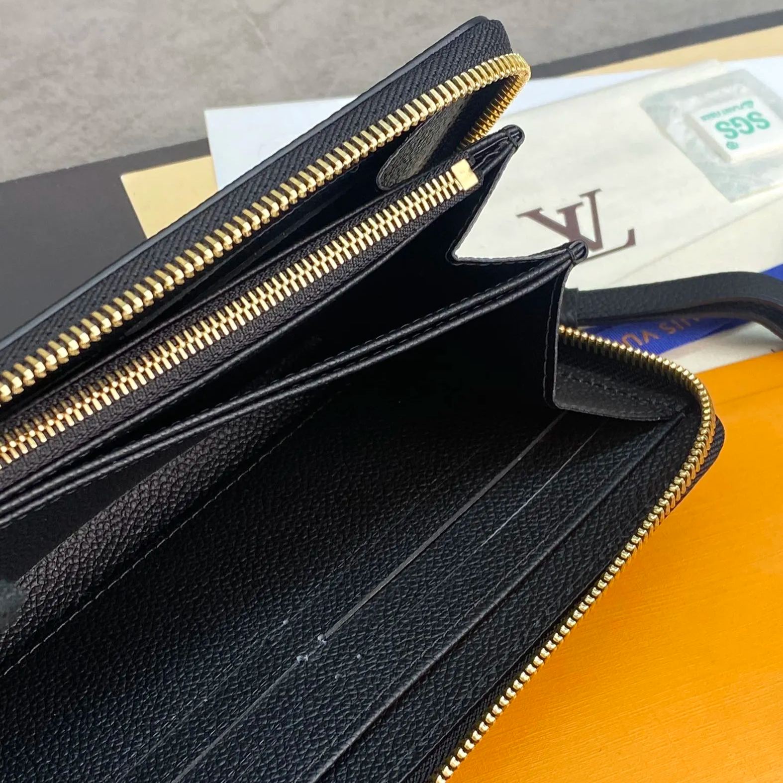 Louis Vuitton Zippy Wallet（M11547）
