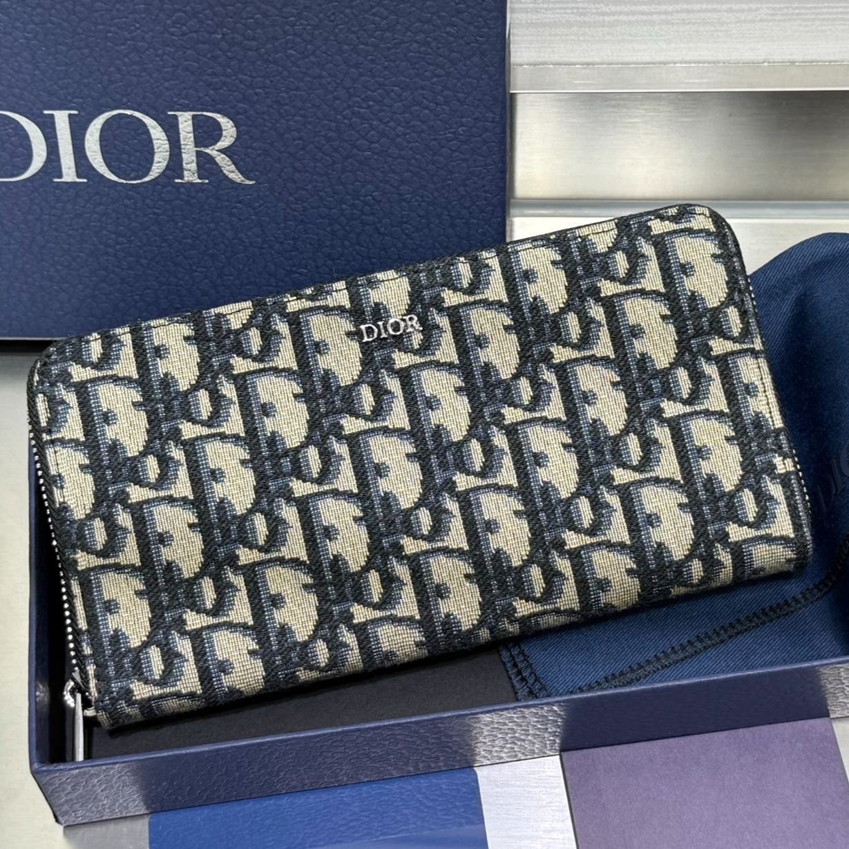 Dior Round zipper wallet（2ESBC252YSE-H05E）