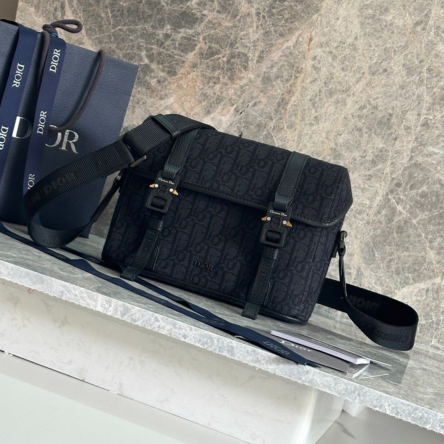 Dior Hit the Road Messenger Bag（1ESPO333YKY-H03E）