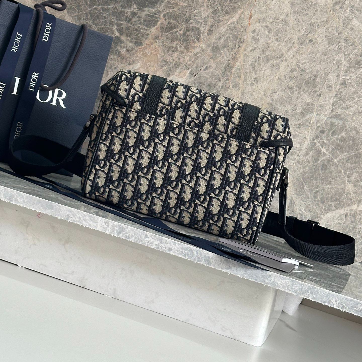 Dior Hit the Road Messenger Bag（1ESPO333YKY-H03E）