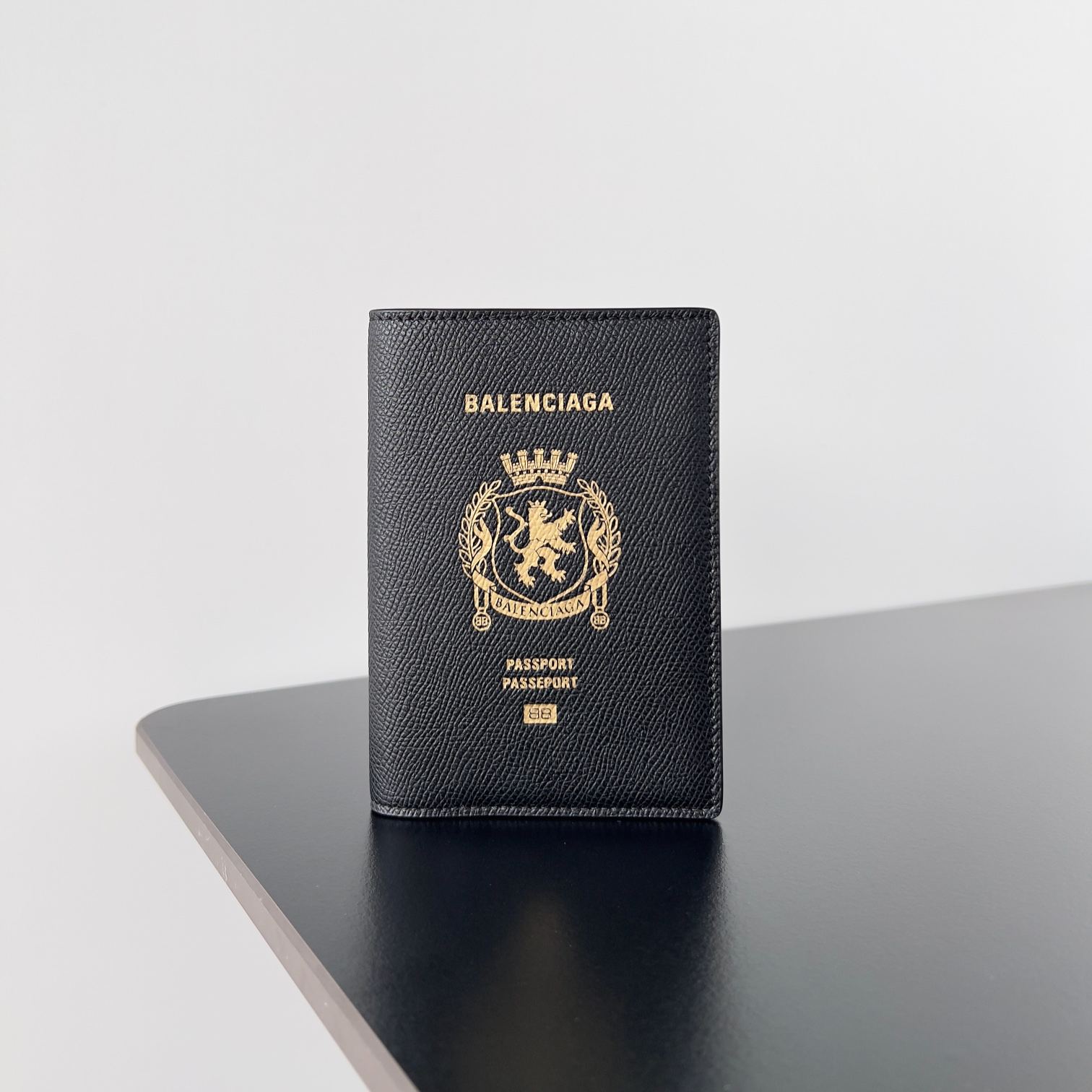 Balenciaga Men's Passport Holder in Black（7877422AA3R1000）