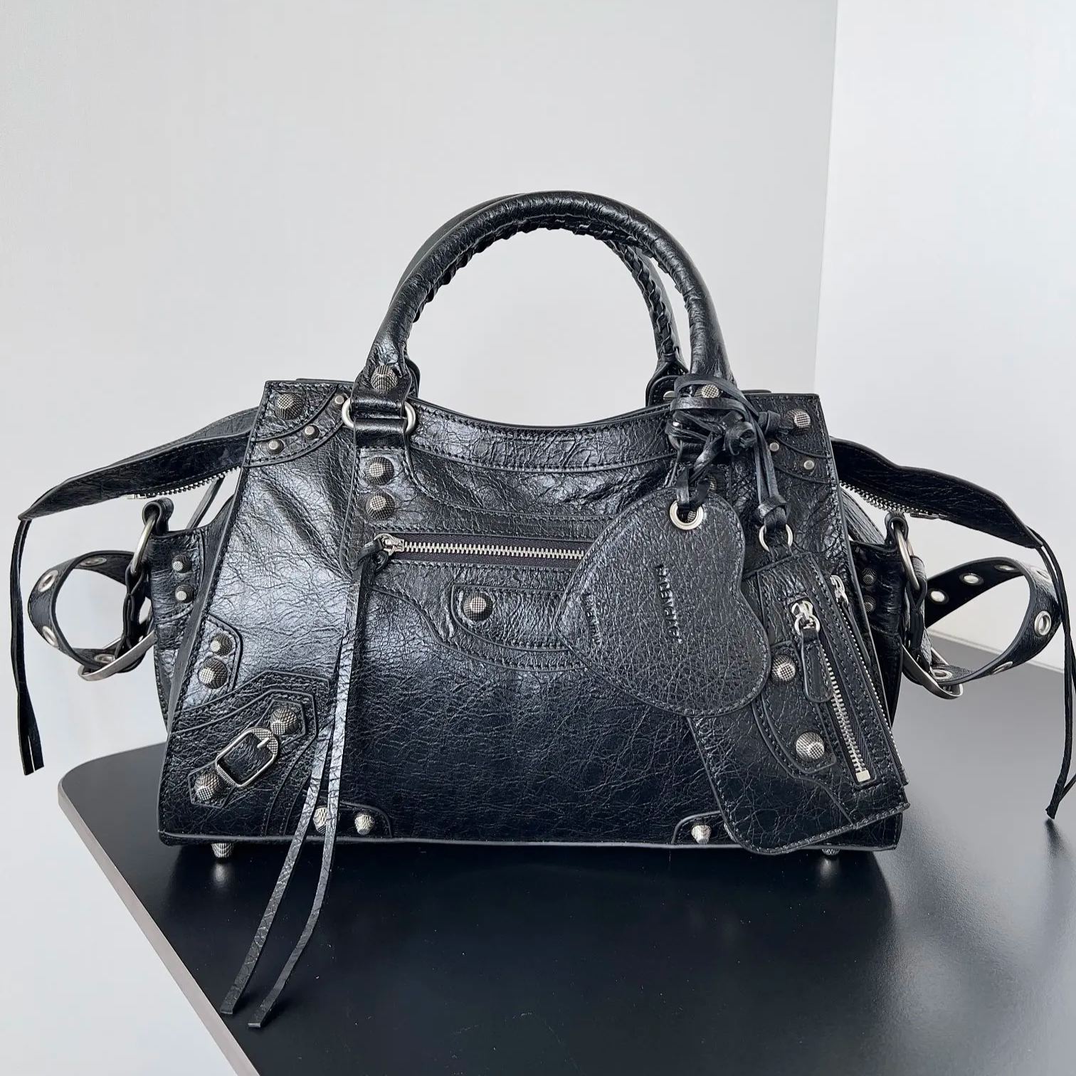 Balenciaga Neo Cagoule Convertible Shoulder Bag（700940210B01000）