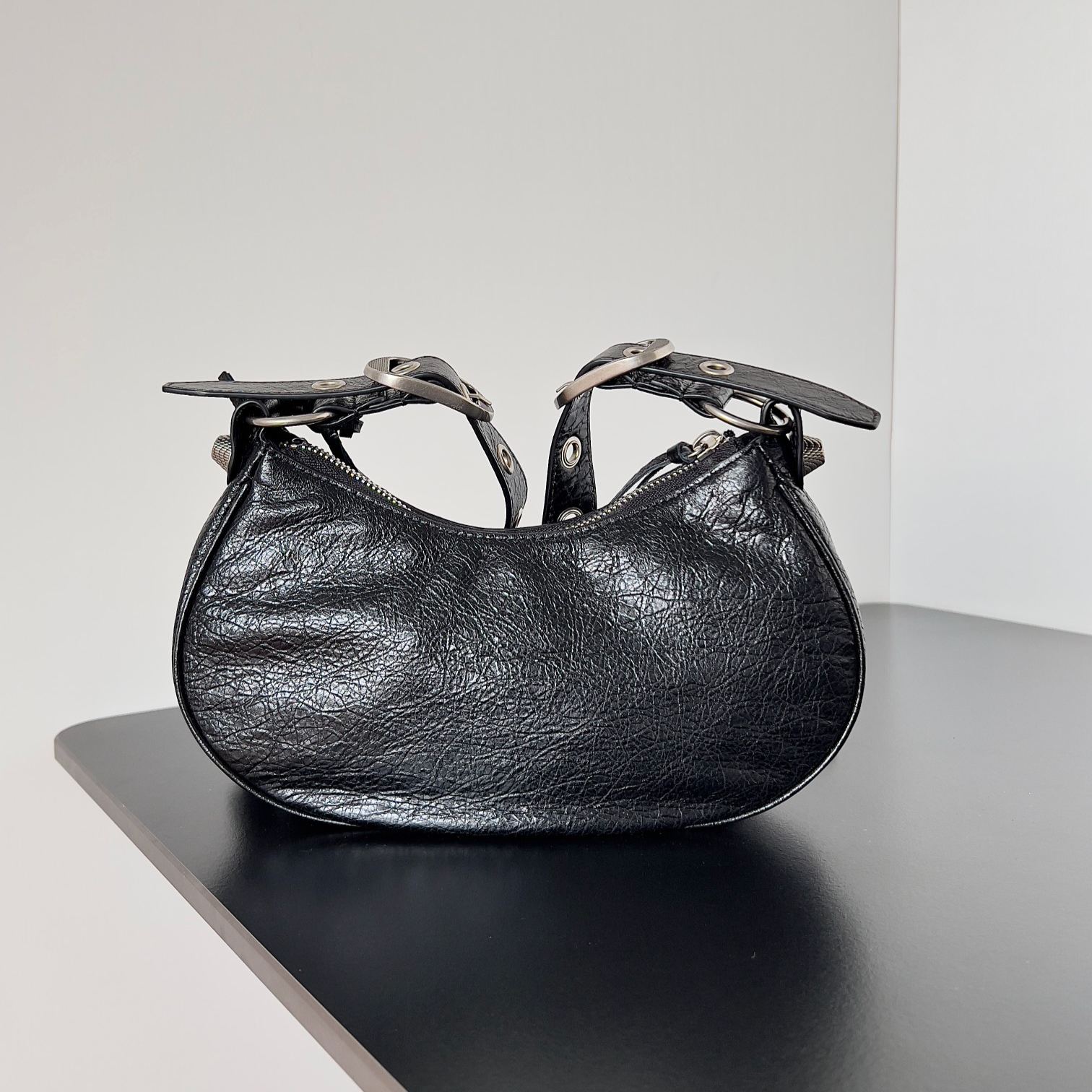 BALENCIAGA Women's Le Cagole XS Shoulder Bag With Piercings "Black"（7659452AASA1000）