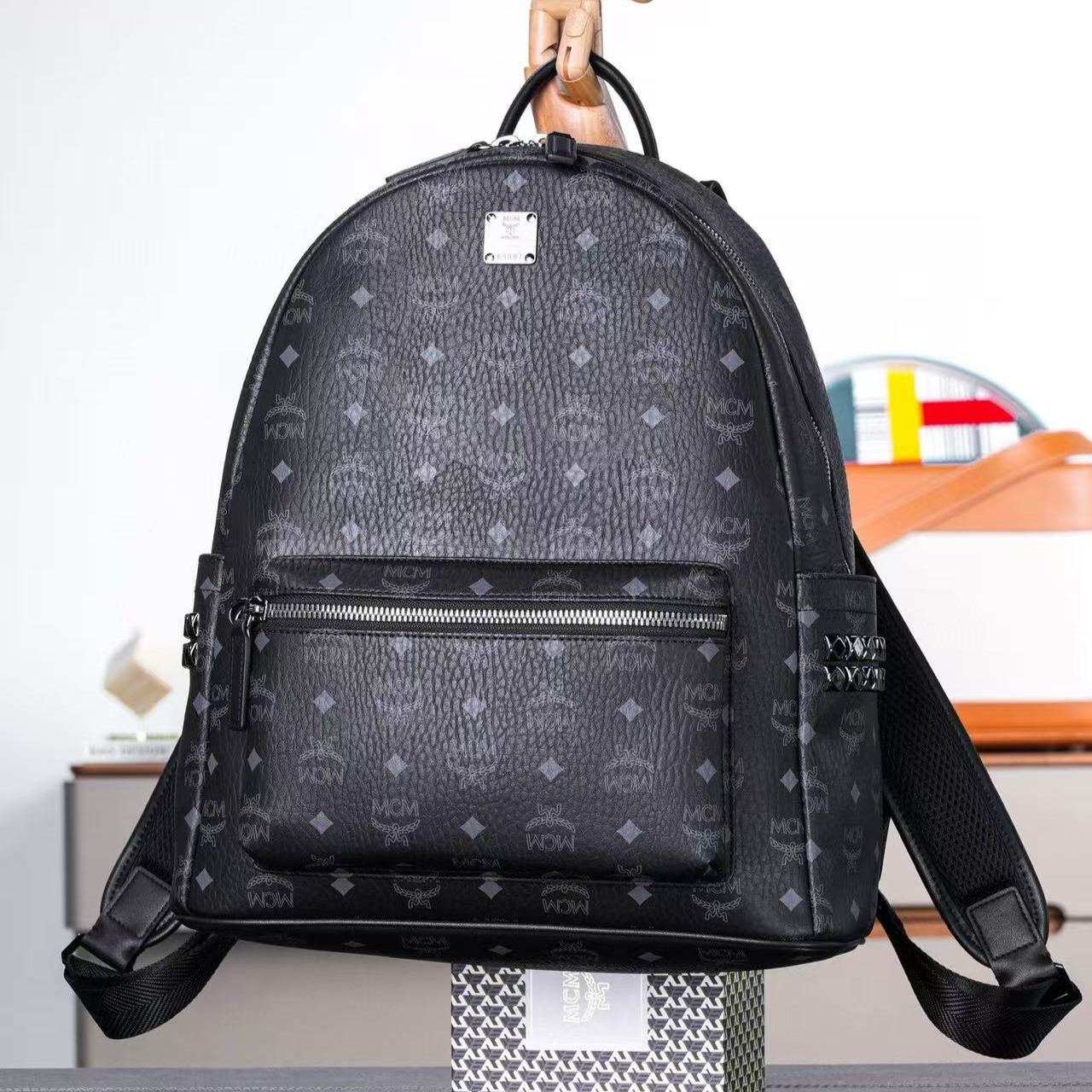 MCM MMKAAVE09BK001 Stark Side Stud Backpack（MMKAAVE09BK001）