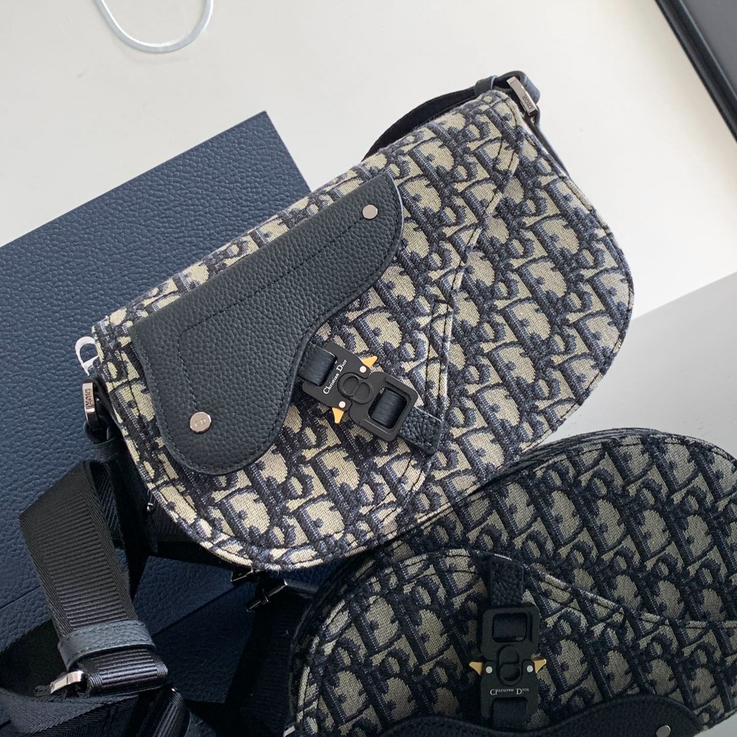 DIOR Oblique Jacquard Saddle Pouch（1ADPO325YKY-H27E）