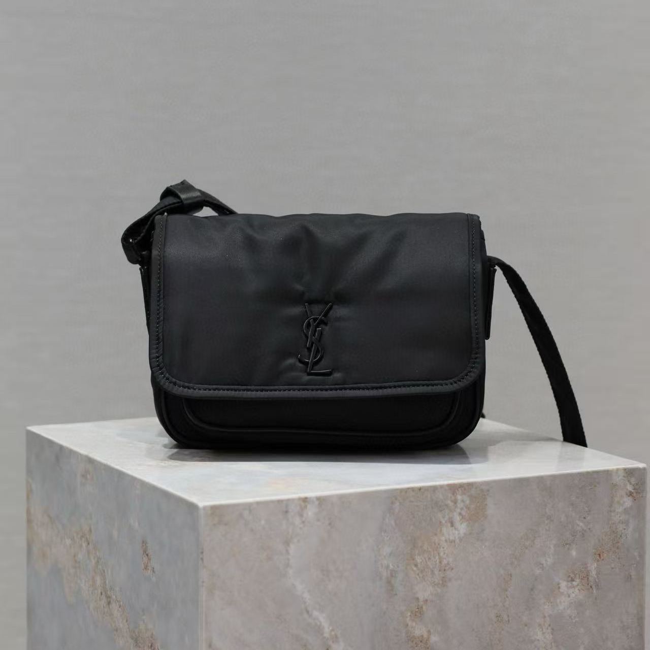 Saint Laurent YSL BV NIKI MESSANGE（757146-FACKH-1000）