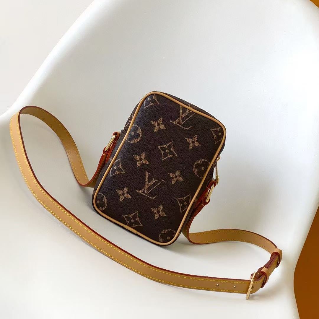 Louis Vuitton Monogram Amazon Shoulder Bag （M14014）
