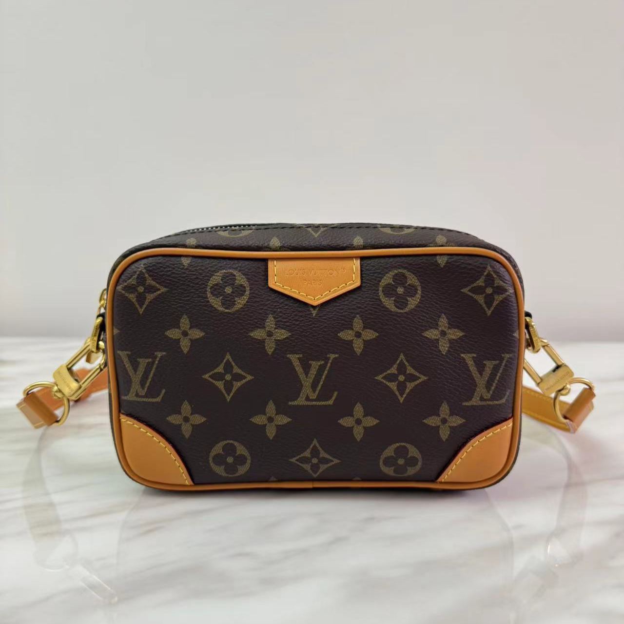 Louis Vuitton Trocadero Wearable Wallet（M14058）