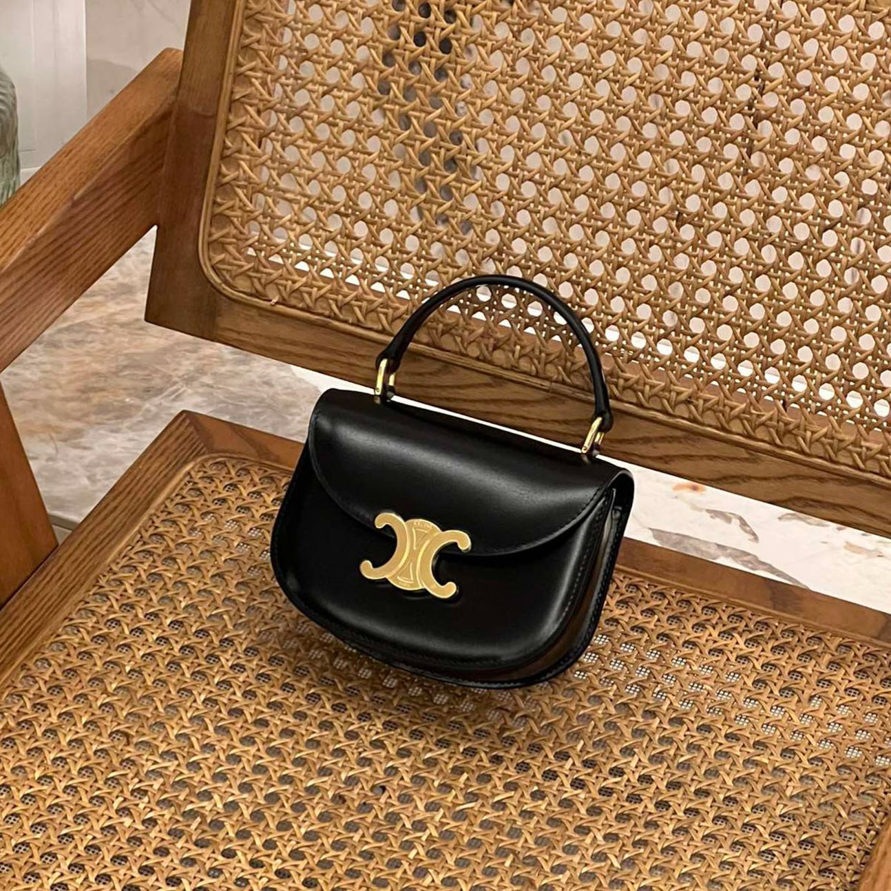 CELINE MINI BESACE CLEA in Triomphe canvas and calfskin （10K502EWU.04LU）