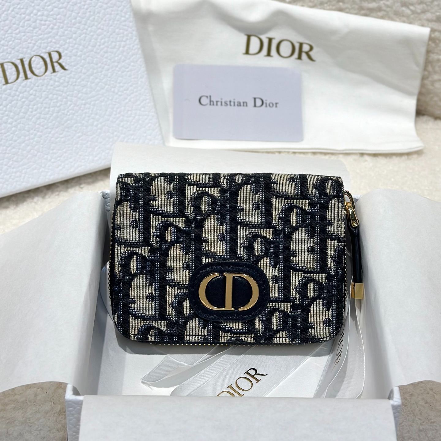 Dior Small 30 Montaigne Voyageur Bag（S2155UTZQ_M928）