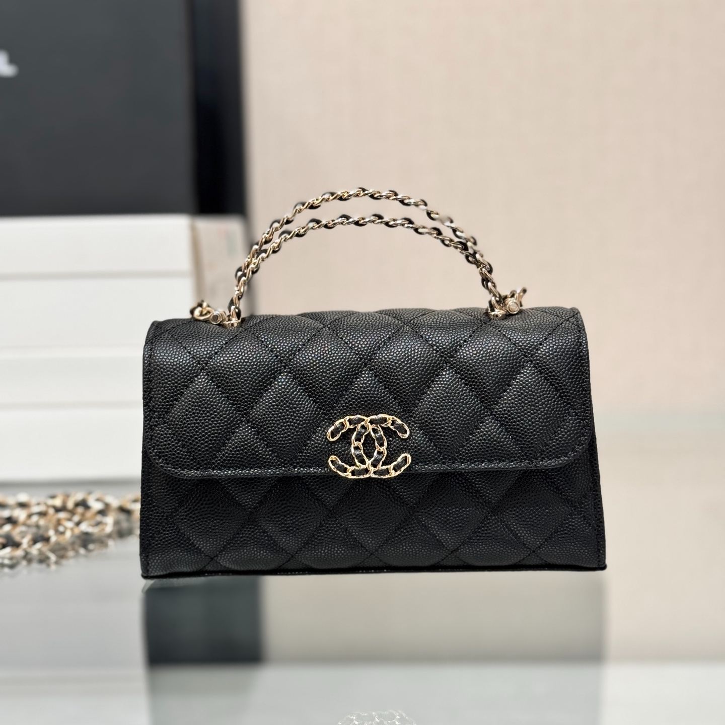Chanel flip phone case Kelly cross chain（AP3238 B10307 94305）