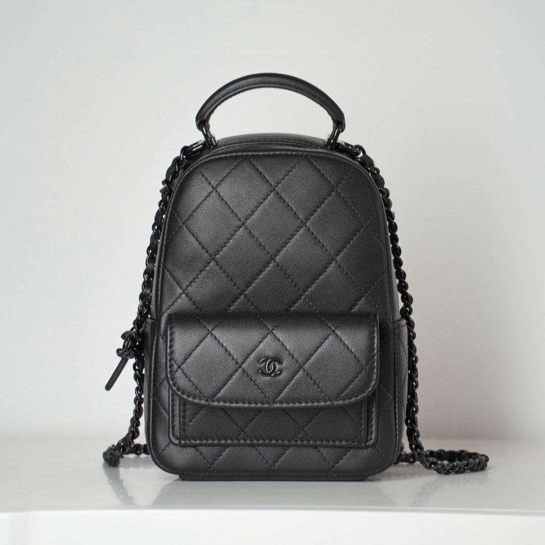 CHANEL Spring/Summer Limited Edition So Black Backpack（AP3753 B06311 94305）
