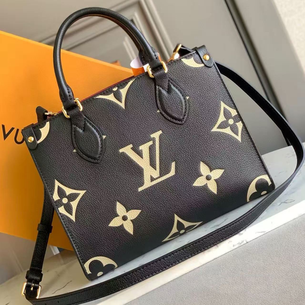 Louis Vuitton Bicolor Monogram Empreinte On-the-Go PM M45659 Bag（M45659）