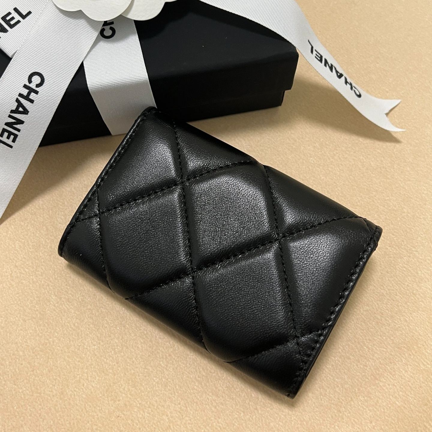 CHANEL 19-inch card holder (AP1790 B04852 94305)